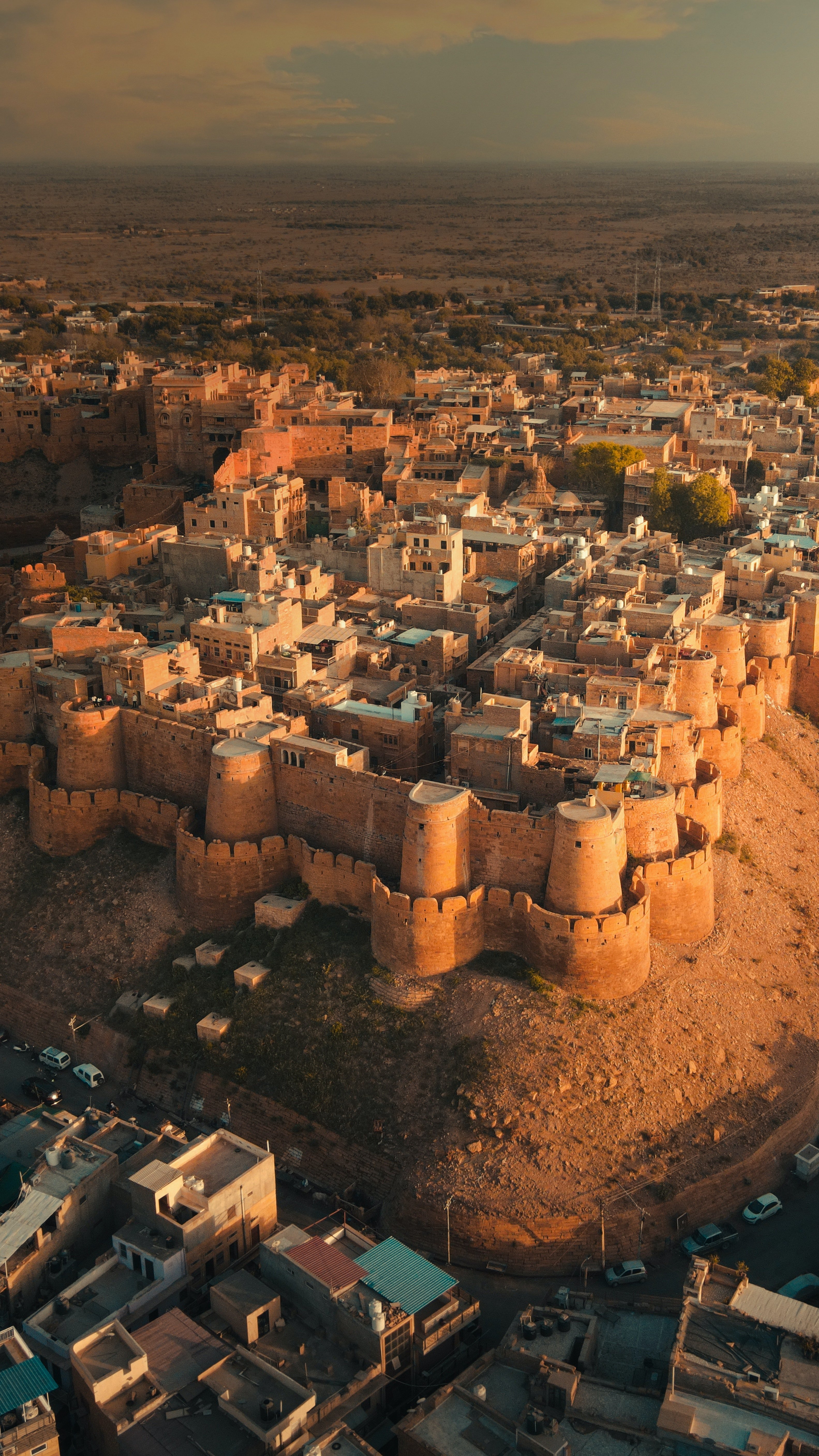 Golden sandstone walls and carved palaces of Jaisalmer Fort in Rajasthan